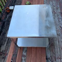 ステンレス調理台の画像