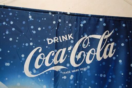 CocaCola 大型タペストリー 118×100cm 片面 壁掛け DRINK 雪 冬 小屋 コカコーラ  札幌市 清田区 平岡