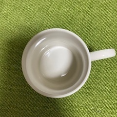 お皿とコップの画像