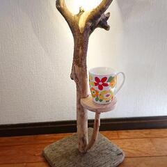 流木サイドテーブルLEDランプ付き。キャンプ等の画像