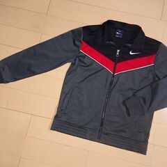 530【5+1】キッズ NIKE トップス