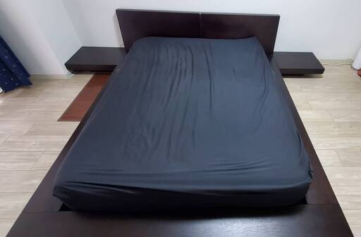 【ハリウッドのアンティークショップで購入】クイーンサイズベッドフレーム