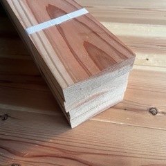 【最上グレード】杉 3000×30×105(mm) バラ売り！間柱、デッキ、造作材、下地、DIYなどに。在庫160本ありますので複数の方へ販売できます。の画像