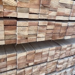【格安】杉胴縁　未乾燥材　4000×18×45 1束10本入！丁張り、下地材、DIYなどに。在庫150束ありますので複数の方へ販売できます。の画像
