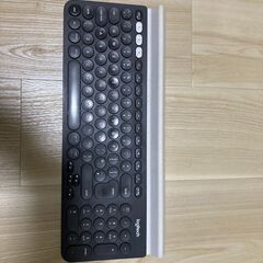 Logitech K780 英国英語キーボード (イギリス)