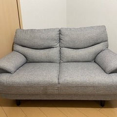 【お引渡先決定済】2人掛け用ソファの画像