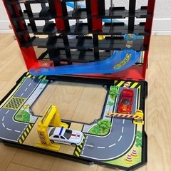 ミニカー　キャリーケースプレイセット！トイザラスの画像