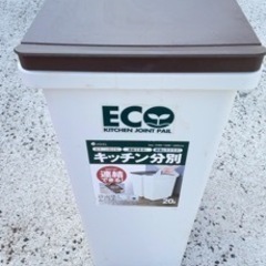 【短期間の使用】ゴミ箱　2個　バラ売り可能の画像
