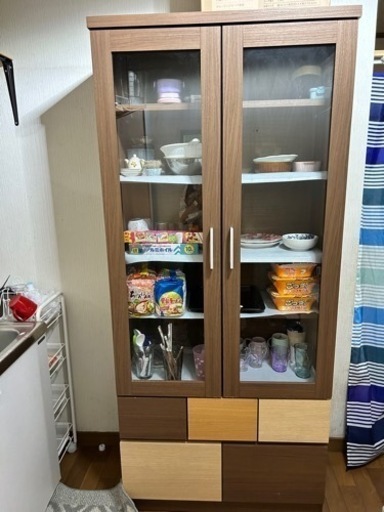 おしゃれな食器棚　