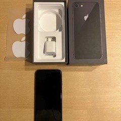 お値下げしました❗️iPhone８　SIMフリー　64GB 箱ありの画像