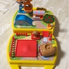 アンパンマン　おでかけバッグ　公園