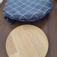 サーモスの保温カバーと木製プレート