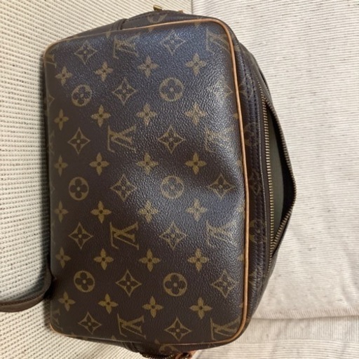 バッグ断捨離中　VUITTON リポーター