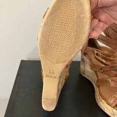 ウェッジソールサンダルの画像