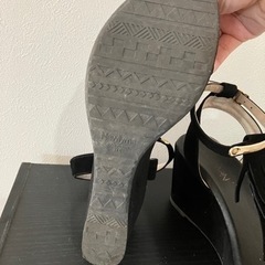 黒 サンダル カジュアル タッセル フリンジの画像