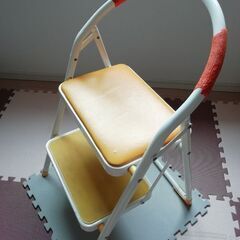 脚立とイスの両用