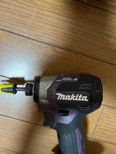 マキタ　インパクトTD173D（動作確認済）
