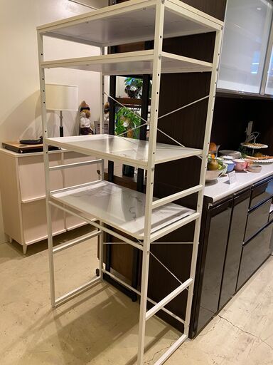 宇都宮でオシャレな家具を探すなら『オトワリバース！』レンジ台 収納棚 ホワイトマーブル キッチン収納 中古品