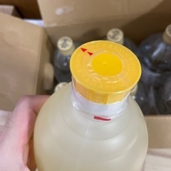 全て未開封！キリン天然水2L 6本と辻製油キャノーラ油1650g一つの画像