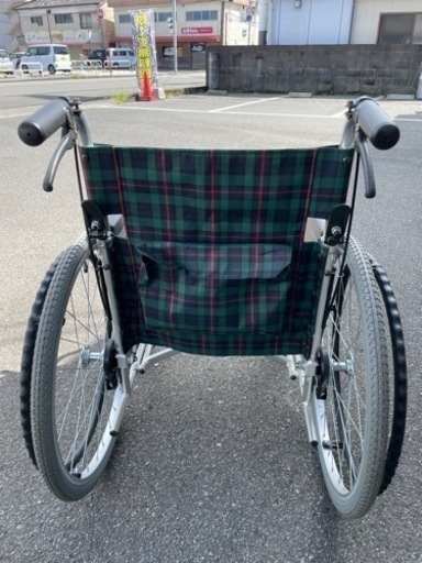 ミキ ノーパンクタイヤ・スタンダード車椅子 自走式 MPN-40JD