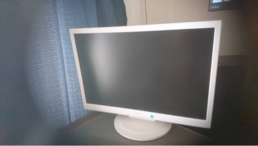 パソコン代理出品　生活難の為出品ノークレームノーリターン