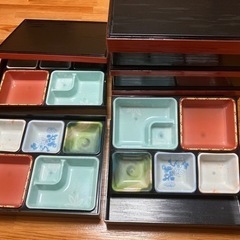仕出し屋さんのお弁当箱8つの画像