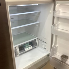 HITACHI の3ドア冷蔵庫のご紹介です