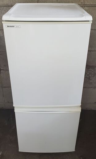 SHARP ノンフロン冷凍冷蔵庫 137L. 製造年2008