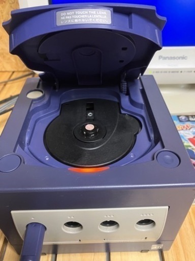 ニンテンドー ゲームキューブ 本体ソフトセット　メモリーカードとソフト3本付き