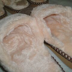 x4組セット 新品未使用 室内暖かファースリッパ ベージュ(25cm相当）の画像