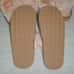 x4組セット 新品未使用 室内暖かファースリッパ ベージュ(25cm相当）の画像