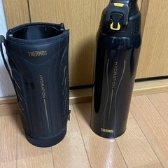 引取り先決まりました　THERMOSの水筒　　黒の画像