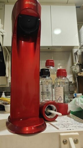 ドリンクメイト 炭酸水メーカー(赤 ボトル小2つ 大1つつき)(定価18000円くらい)