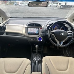 ホンダフィットハイブリッド 24年車　80,872km 車検7年／3月の画像