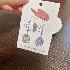 ハンドメイド　ビーズ　花びら　マーメイド貝殻　オーロラの画像