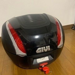 ジモティ限定価格！☆美品☆ GIVI（ジビ）B33NMLD リア...