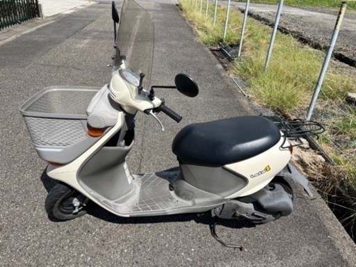 原付き　スズキ　レッツ4バスケット　ヘルメット付き