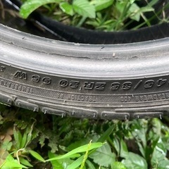 廃タイヤの画像