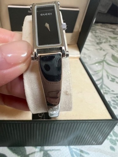GUCCI バングルウォッチ シルバー