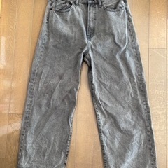 GU バギージーンズ　Mサイズ（サイズ31-2）の画像