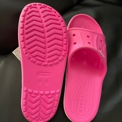 クロックス　サンダル新品の画像
