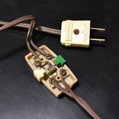 【骨5/30】≪yt814ジ≫ ビンテージ家具 アンティーク調キャビネット 幅132cm 全高180cm ガラス棚 サイドボード/カウンター  50810-01の画像
