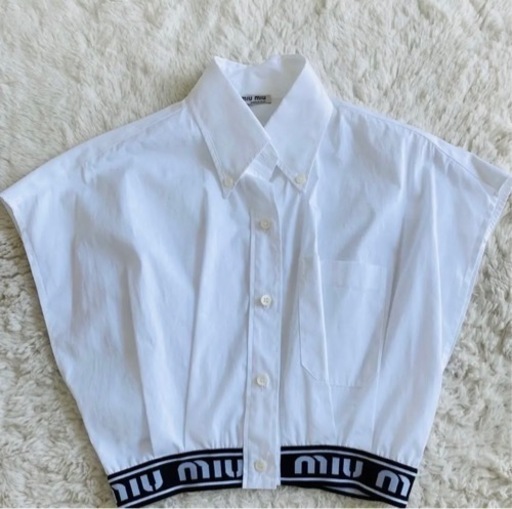 引き取り先決まりました！SALE！ミュウミュウ　ショート丈トップス