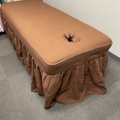 マッサージ用有孔ベッド(ベッドカバー新品､足置きマクラ付き)