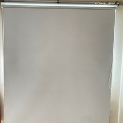 【値下対応可】ロールスクリーン　遮光　白　ロールカーテン　幅130cm 丈135cmの画像