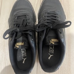 puma レディーススニーカー23.5