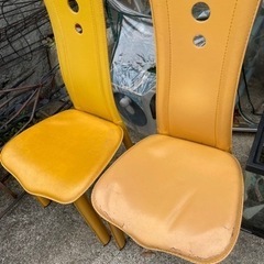 ダイニングチェア2脚で400円