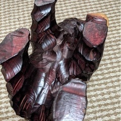 熊の木の彫り物の画像