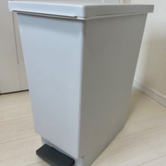 【お譲りします】ペダルゴミ箱(45リットル)