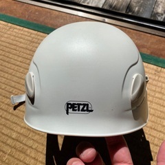 PETZL　ペツル　エリア　サイズ（52〜58ｃｍ）です。